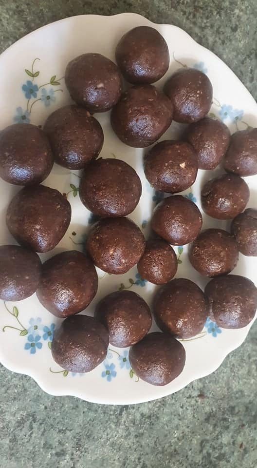 какаови-бонбони-с-фурми-и-ядки-ирина-атанасова-рецепта